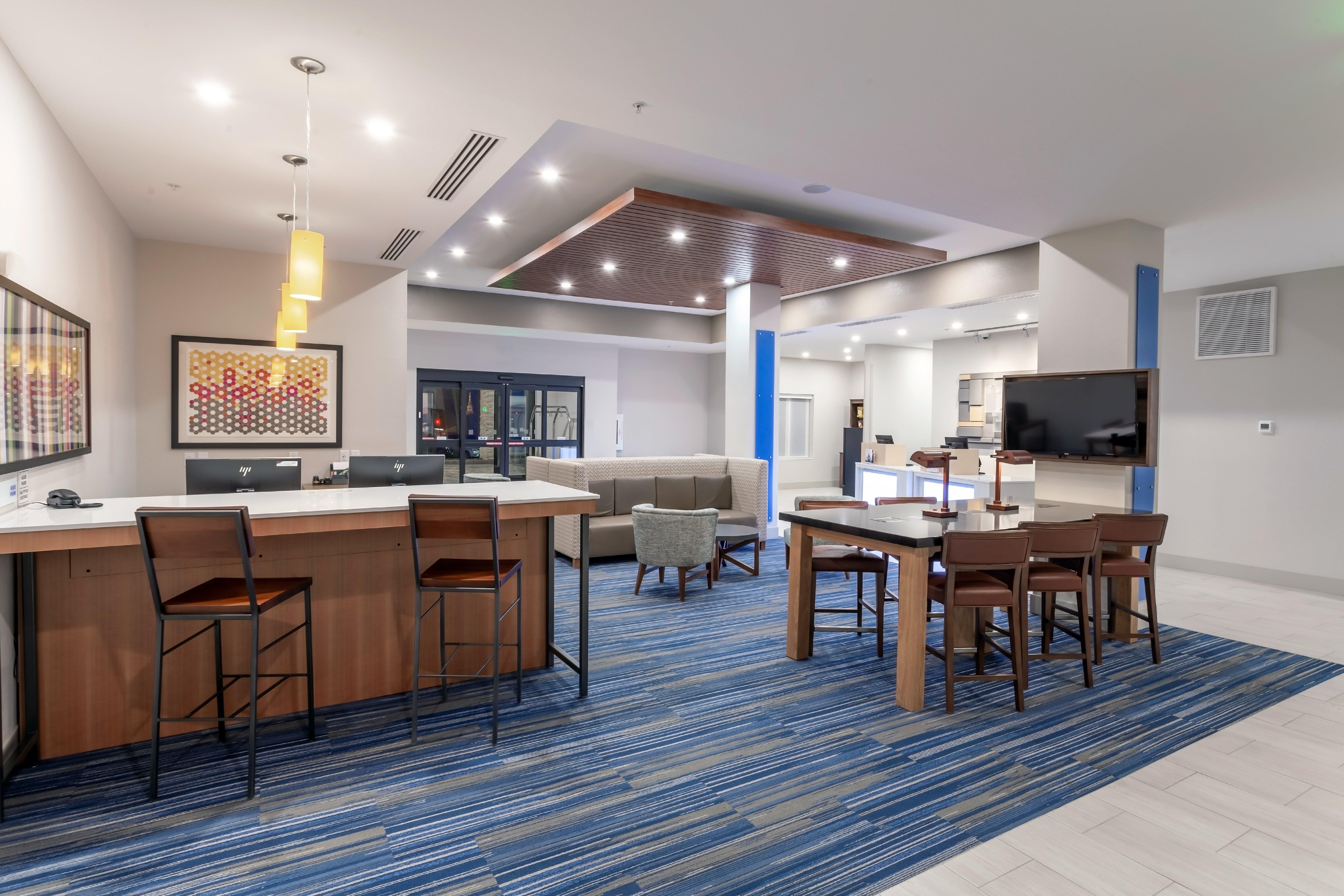 Holiday Inn Express & Suites - Columbus - Worthington By Ihg Εξωτερικό φωτογραφία